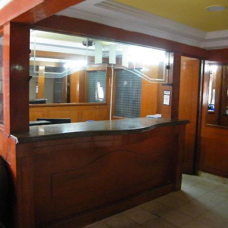 The White House Residency Hotell Chennai Exteriör bild