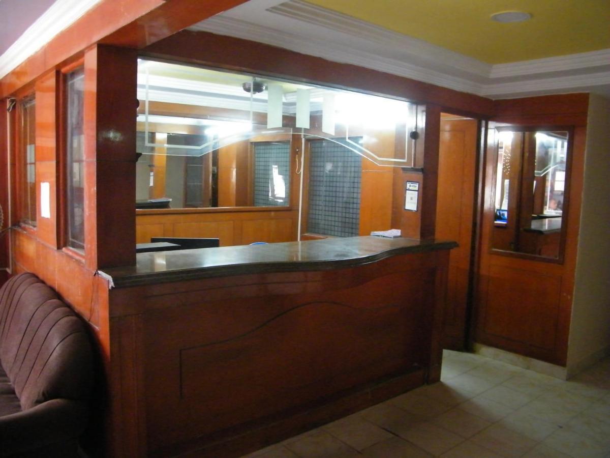 The White House Residency Hotell Chennai Exteriör bild