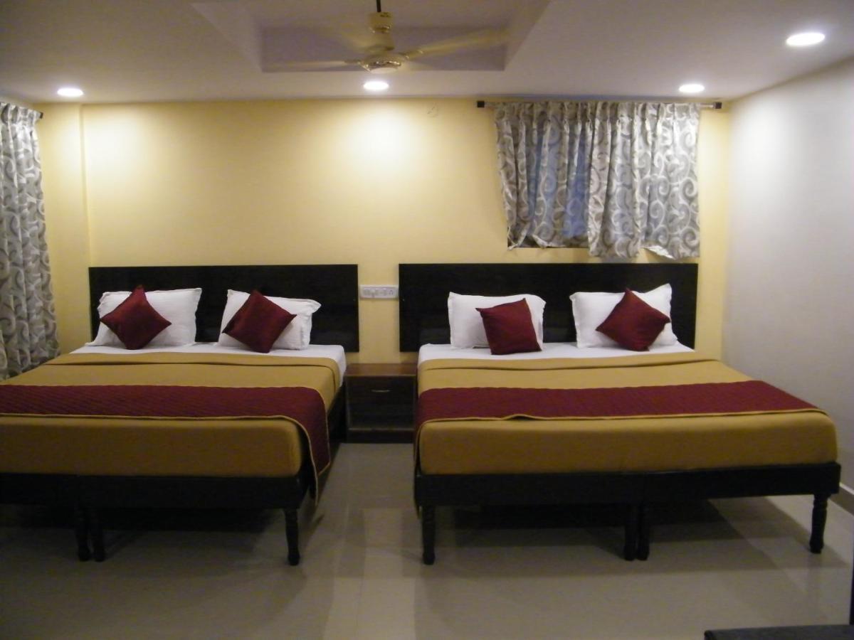 The White House Residency Hotell Chennai Exteriör bild