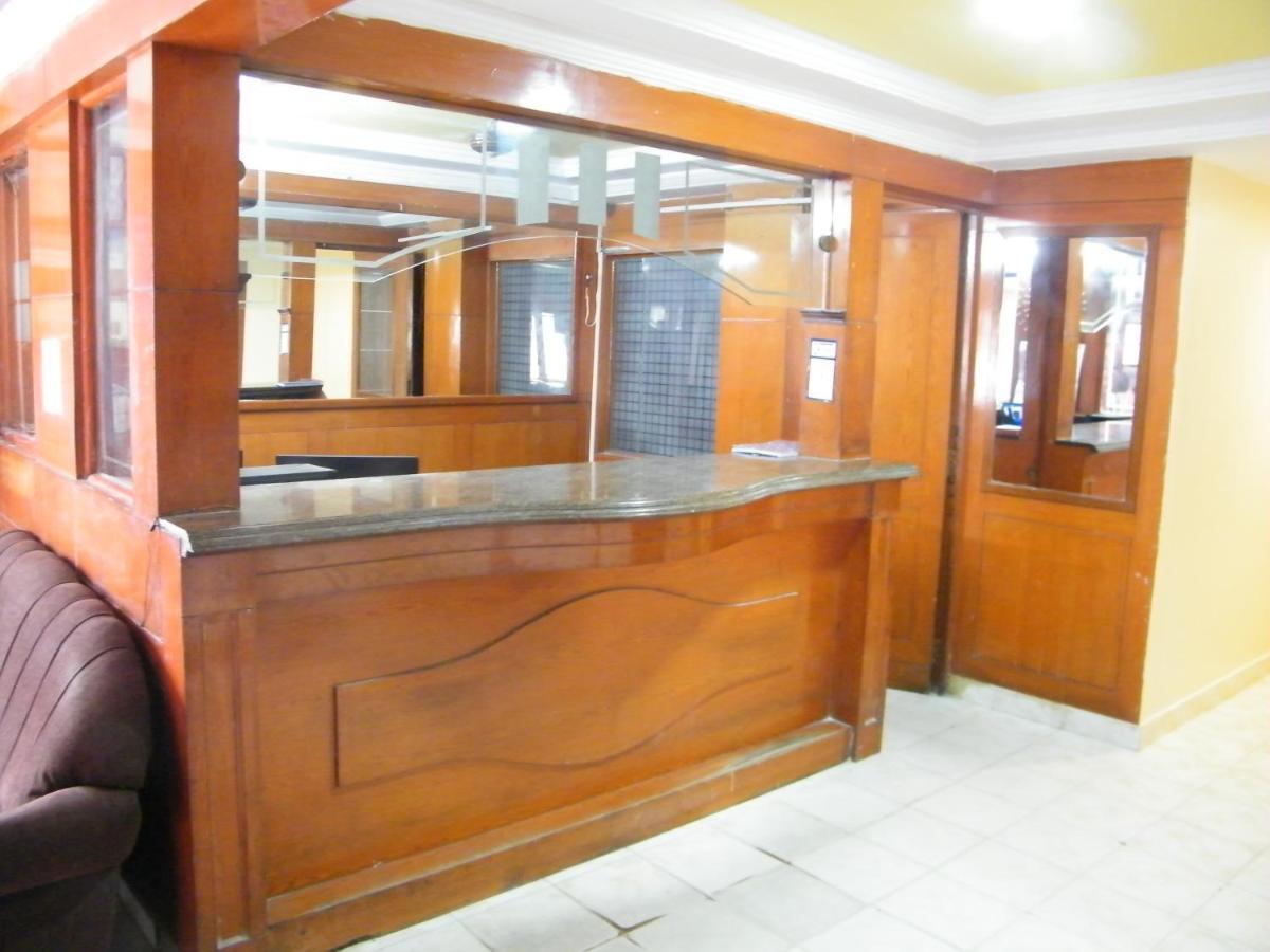 The White House Residency Hotell Chennai Exteriör bild